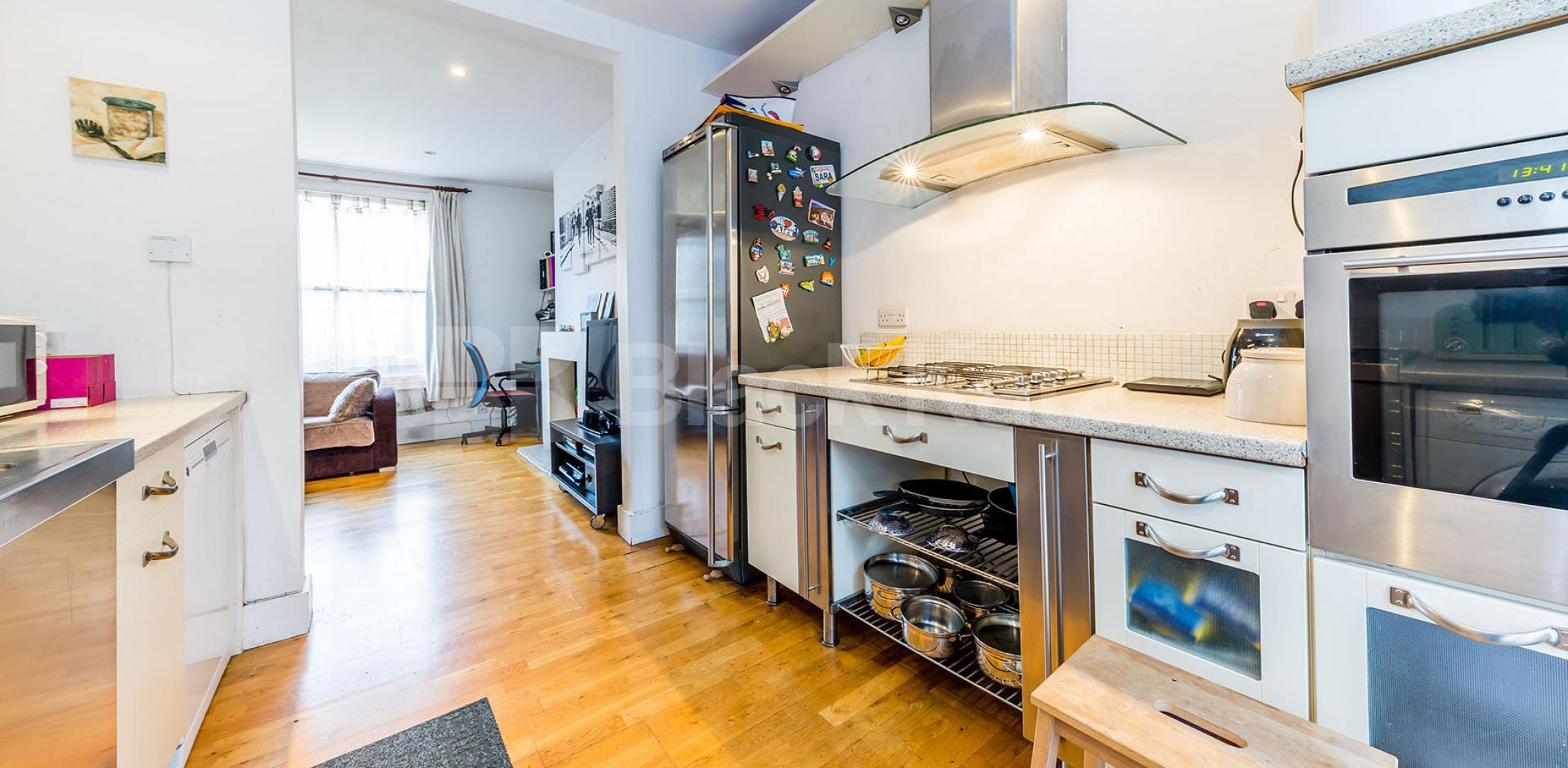 Spacious 1 bedroom flat to rent mins away from Regents Park Parkway, Camden